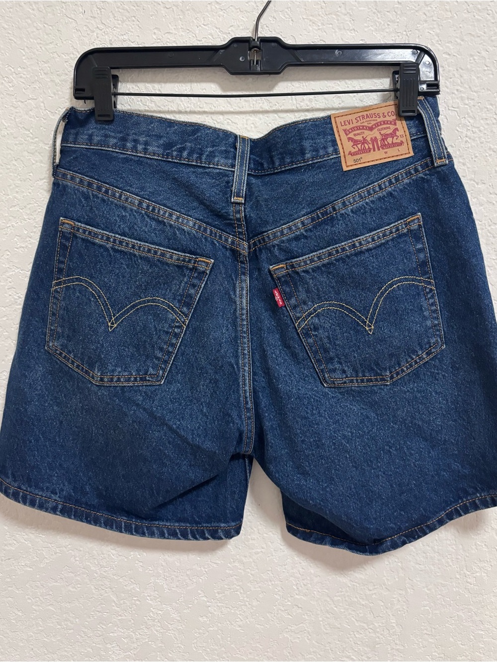 Levi’s 501 Mid Thigh Short - Picture 3 of 7